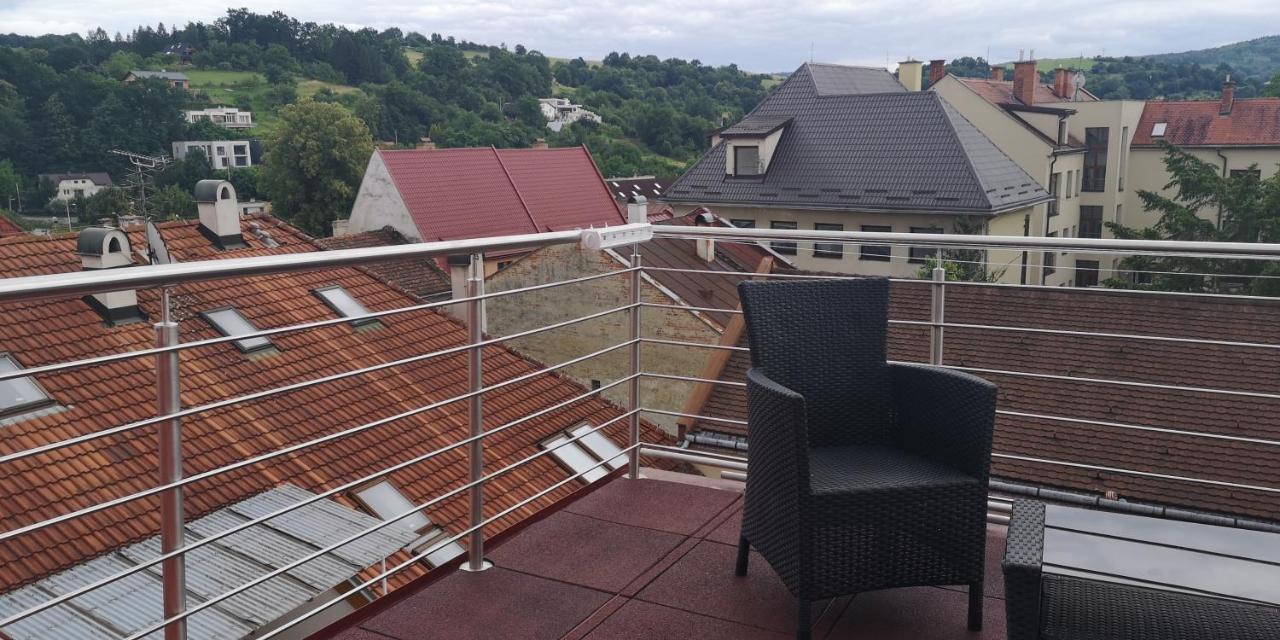 Centrum Apartman S- Dom Бардеёв Экстерьер фото